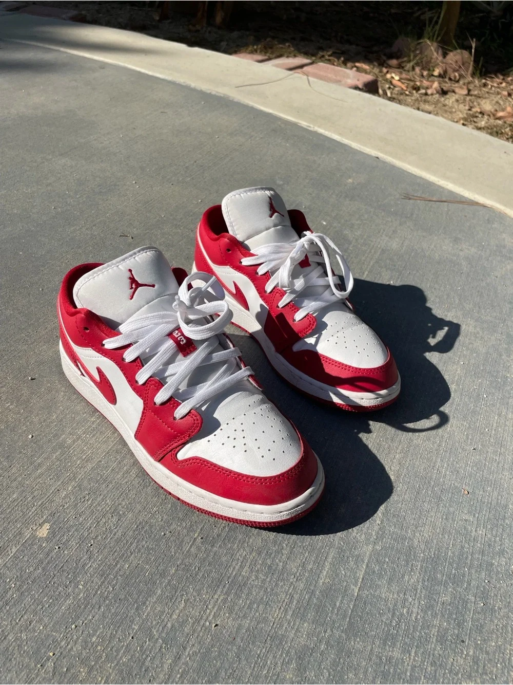 Gym red air jordan 1 low GS